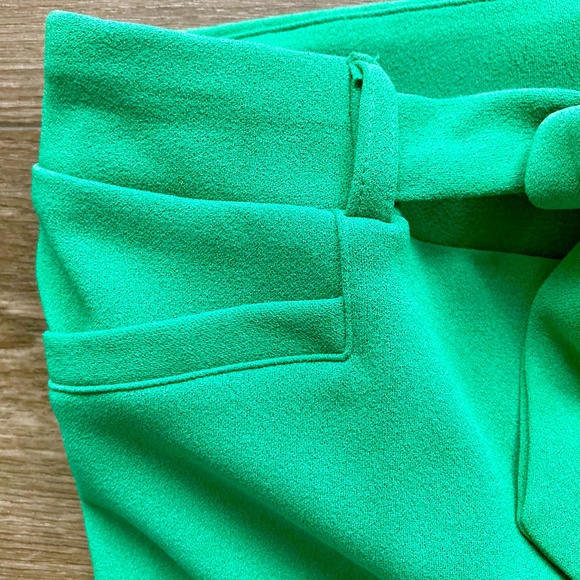 Flattering paperbag style trousers - Irish green - Picture 3 of 4